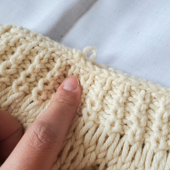 Handmade Boat Neck Cropped Cream Sweater • XS - Picture 5 of 6